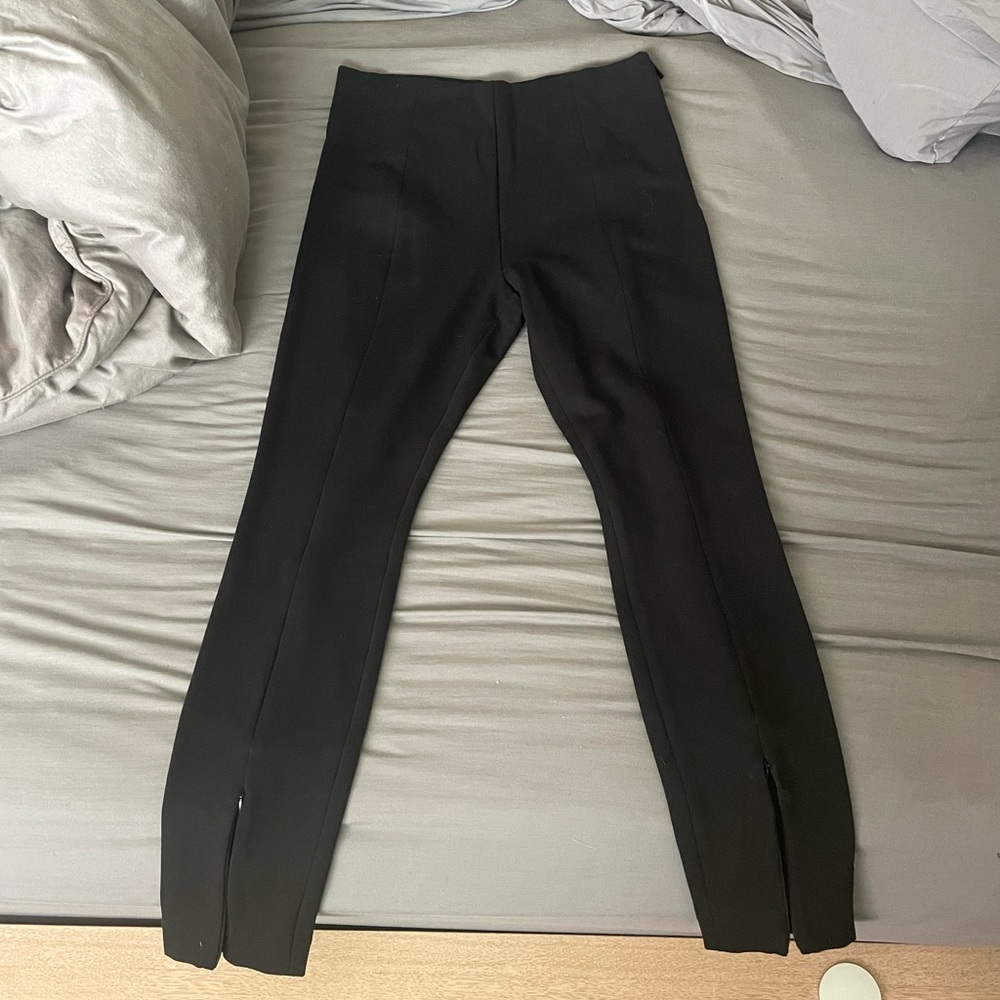 I got these as a present & I think they are soooo cute. They don’t fit me :(	×